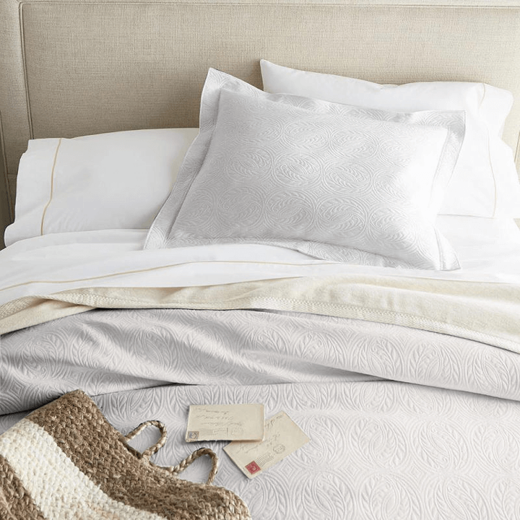 ivory and white bedding